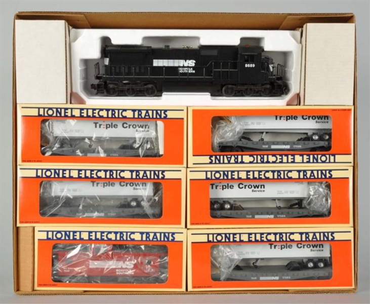 CONTEMPORARY LIONEL NORFOLK SOUTHERN TRAIN SET.   