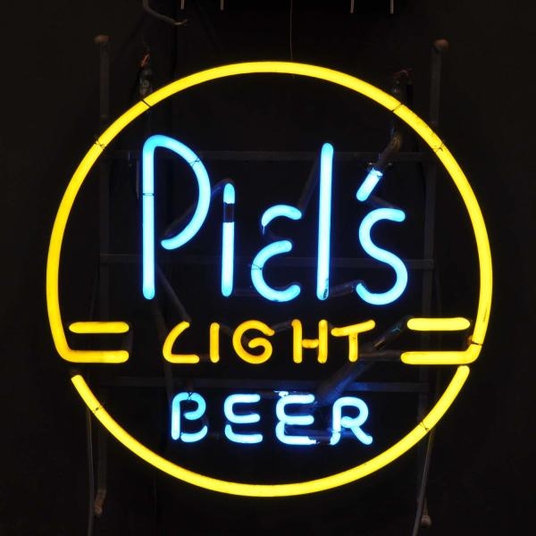 PIELS CIRCLE NEON SIGN.                           