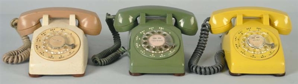 LOT OF 3: WESTERN ELECTRIC COLORED TELEPHONES.    
