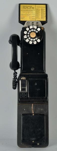 BELL SYSTEM 3-SLOT PAYPHONE.                      