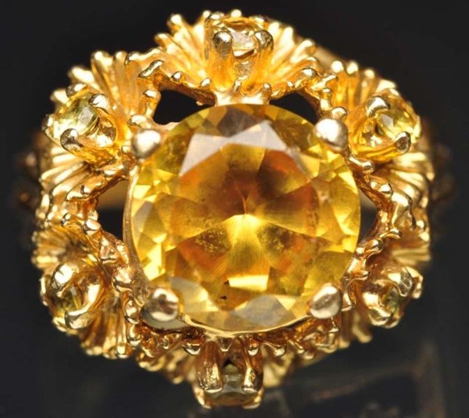 18K Y. GOLD LADIES RING WITH YELLOW TOPAZ STONE.  
