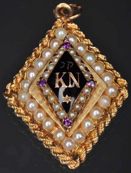 14K Y. GOLD PENDANT WITH PEARLS & AMETHYST.       