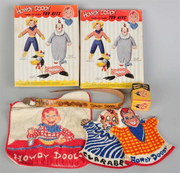 LOT OF 7: HOWDY DOODY CHARACTER ITEMS.            
