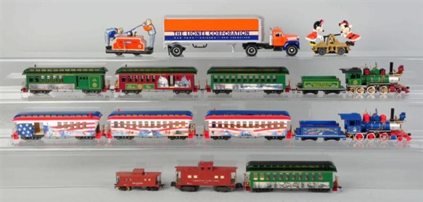 LOT OF MISCELLANEOUS TRAIN ITEMS.                 