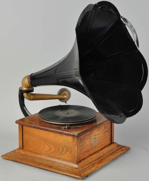 COLUMBIA H-STYLE PHONOGRAPH WITH HORN.            