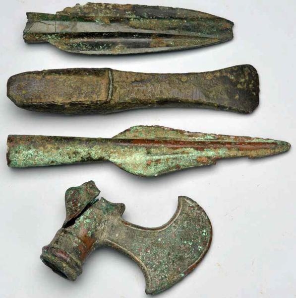 LOT OF 4: BRONZE WEAPON HEADS.                    