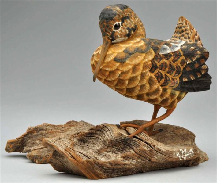 CARVED WOODEN WOODCOCK BIRD FIGURE.               