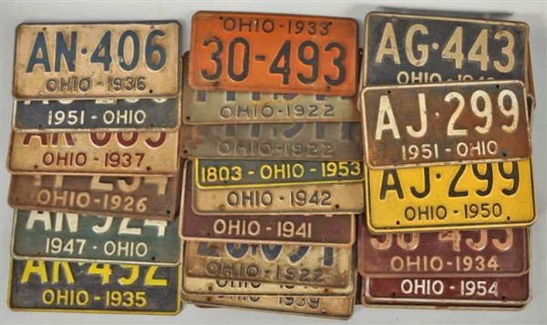 LOT OF APPROXIMATELY 40: OHIO AUTO LICENSE PLATES 