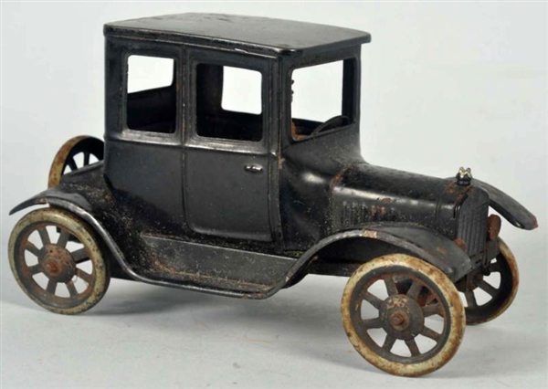 TIN LITHO BING COUPE AUTO WIND-UP TOY.            