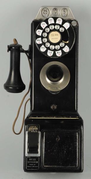 BELL SYSTEM 2-PIECE PAY TELEPHONE.                