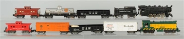 LOT OF 10: AMERICAN FLYER TRAIN CARS.             