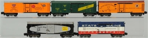 LOT OF 5: AMERICAN FLYER S-GAUGE TRAIN BOXCARS.   