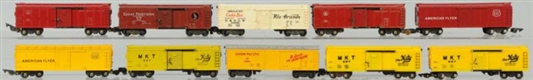 LOT OF 10: AMERICAN FLYER S-GAUGE BOXCARS.        