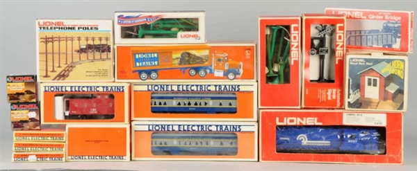 LOT OF CONTEMPORARY TRAIN ITEMS.                  