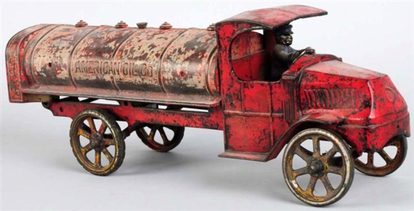 CAST IRON DENT AMERICAN OIL CO. TRUCK TOY.        