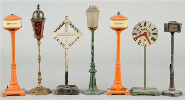 LOT OF 7: LIONEL LAMPS.                           