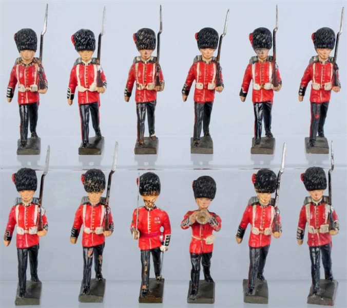 LOT OF 12: LINEOL 7.5CM BRITISH GUARD GROUP.      