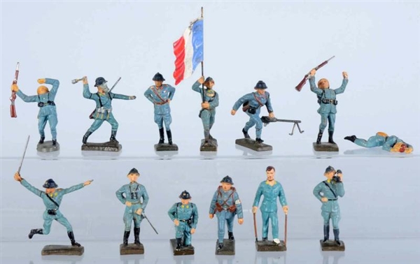 GROUP OF LINEOL 7CM FRENCH SOLDIERS.              