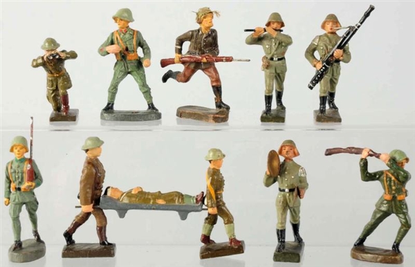 MIXED LOT OF COMPOSITION SOLDIERS.                