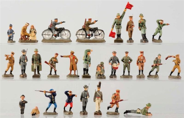 LARGE LOT OF SMALLER-SIZE COMPOSITION SOLDIERS.   