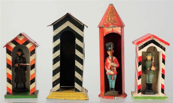 LOT OF 4: GUARD HOUSES & 3 SOLDIERS.              