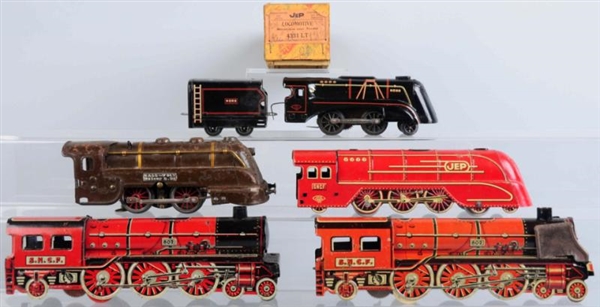 LOT OF 14: TINPLATE FRENCH TOY TRAIN ITEMS.       