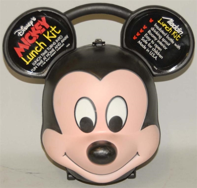 CONTEMPORARY MICKEY MOUSE LUNCH KIT.              