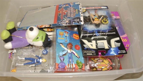 LOT OF 1990S-2000S  ASSORTED CHARACTER ITEMS.     