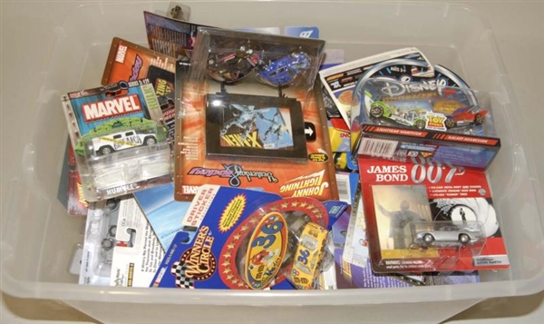 LOT OF ASSORTED DIE CAST TOY CARS IN BOXES.       