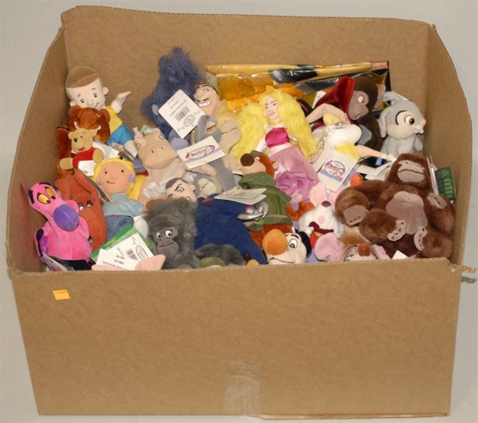 LOT OF ASSORTED CHARACTER PLUSH TOYS.             