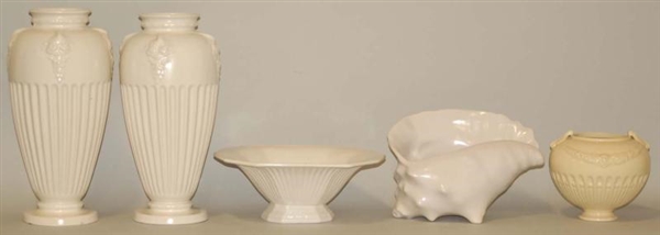 LOT OF 5: ASSORTED ROSEVILLE POTTERY PIECES.      