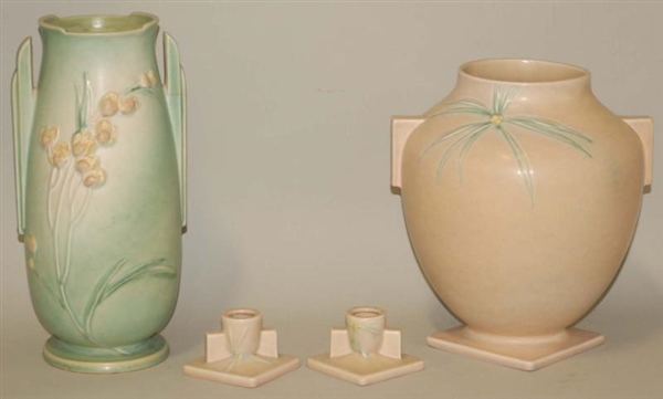 LOT OF 4: ROSEVILLE POTTERY PIECES.               