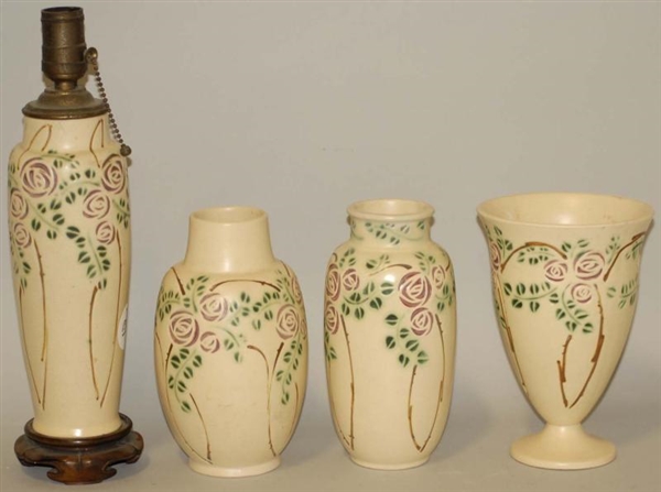 LOT OF 4: ROSEVILLE VELMOSS SCROLL PIECES.        
