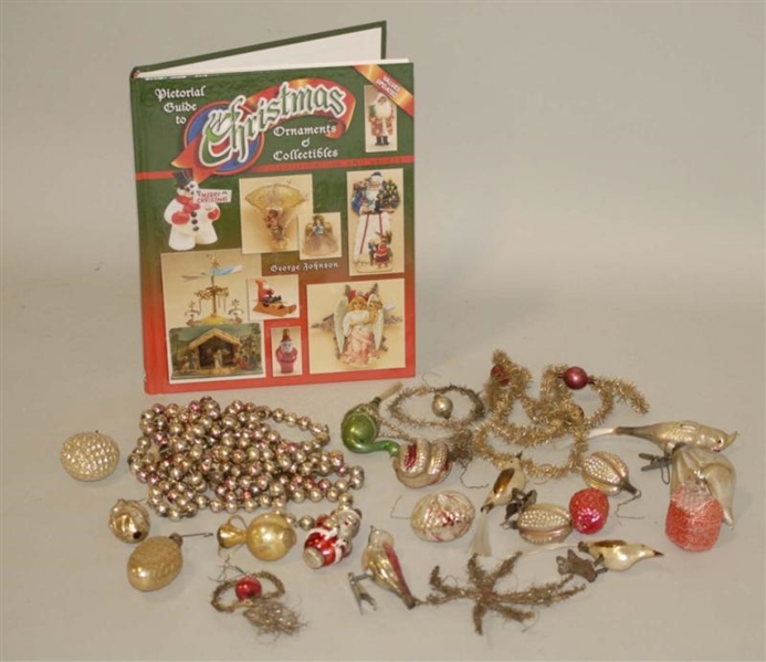 LOT OF ASSORTED CHRISTMAS ORNAMENTS WITH BOOK.    