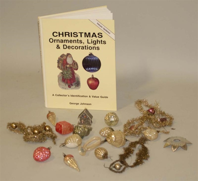 LOT OF ASSORTED CHRISTMAS ORNAMENTS WITH BOOK.    