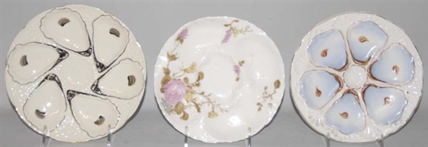 LOT OF 3: ROUND OYSTER PLATES.                    