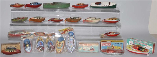 LOT OF APPROXIMATELY 20: TOY BOATS.               