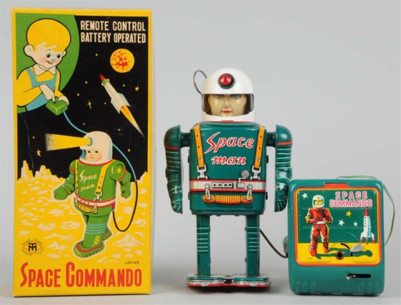 TIN LITHO BATTERY-OPERATED SPACE COMMANDO.        