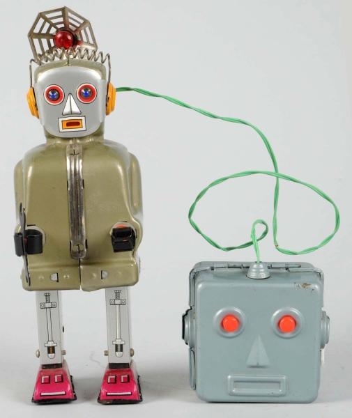 TIN LITHO & PAINTED BATTERY-OPERATED RADAR ROBOT. 