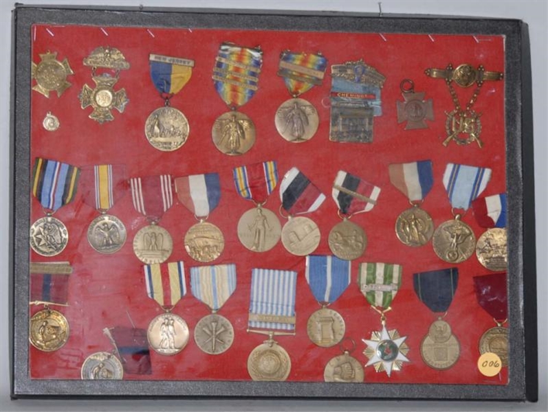 LOT OF OVER 30: MILITARY MEDALS & RIBBONS.        