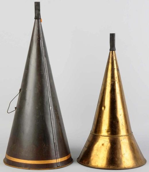 LOT OF 2: PHONOGRAPH HORNS.                       