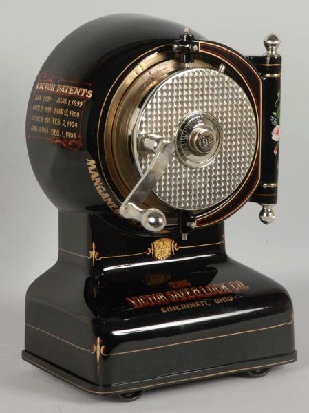 VICTOR SALESMAN SAMPLE CANNONBALL SCREW DOOR SAFE 