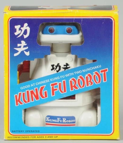 BATTERY-OPERATED KUNG FU ROBOT TOY.               