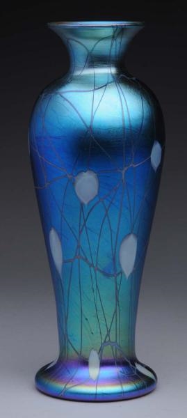 DURAND BLUE LUSTRE ART GLASS VASE.                
