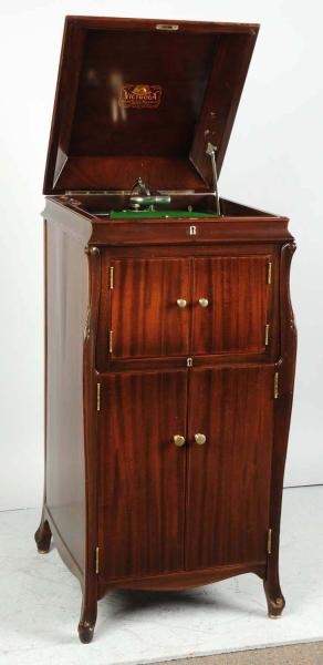 LARGE VICTOR RECORD PLAYER.                       