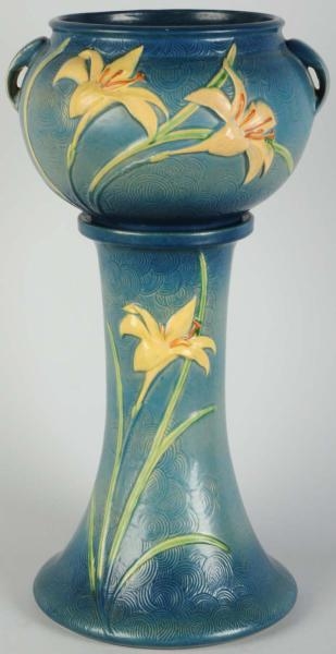 ROSEVILLE BLUE ZEPHYR LILY JARDINIERE & PEDESTAL. 