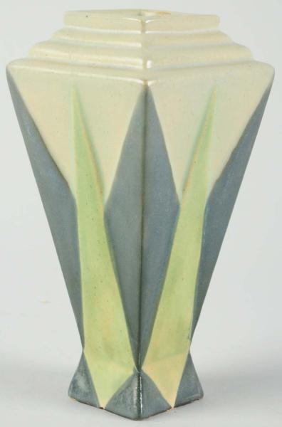 ROSEVILLE FUTURA VASE.                            