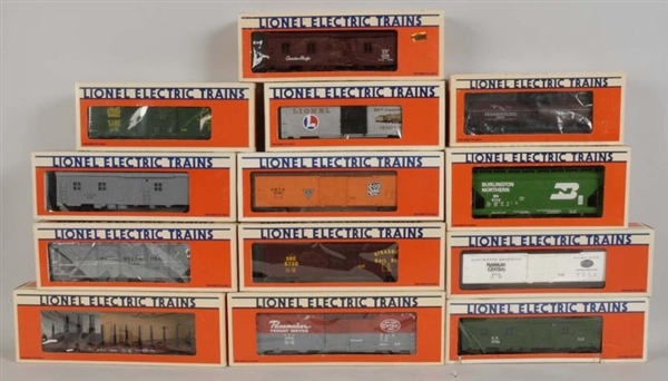 LOT OF 13: LIONEL ROLLING STOCK TRAIN CARS.       