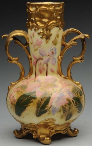 ZSOLNAY VASE WITH TWO CURVED GOLD HANDLES.        