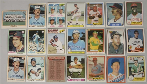 LARGE LOT OF 1970S-80S BASEBALL CARDS.            
